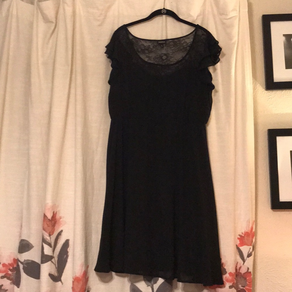 NWOT Flowy Torrid midi dress